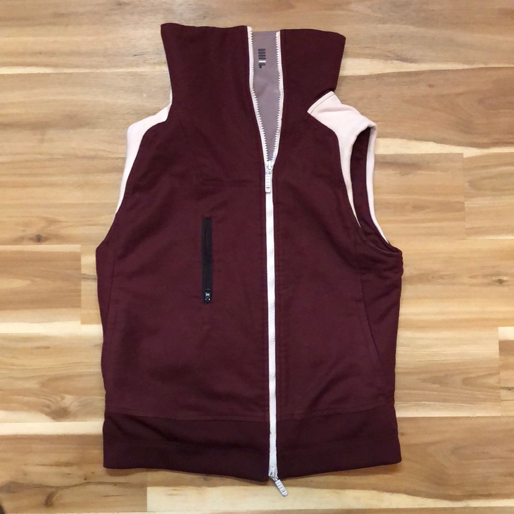 Fila Asymmetrical zippered red Vest with large col